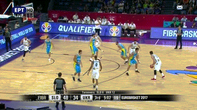 每体：在巴萨更衣室，队友们都叫杰拉德-马丁为“杰拉德-马尔蒂尼”（每体：巴萨更衣室中，杰拉德-马丁被队友称作“杰拉德-马尔蒂尼”）