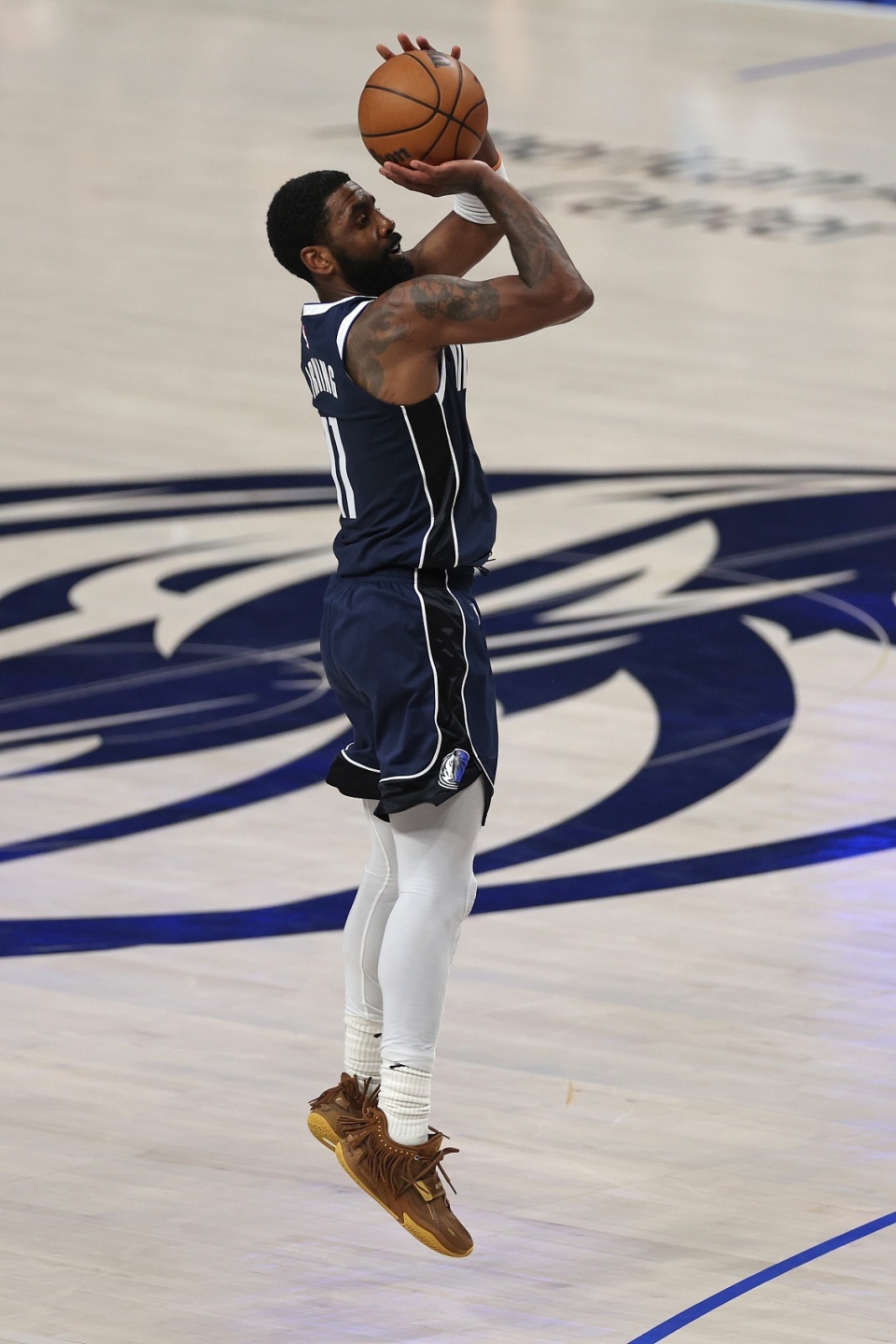 塞尔维亚核心伤退引担忧（塞尔维亚主将伤退惹忧）