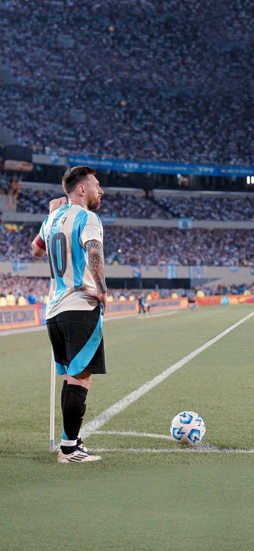 5000字解析萨拉赫爆炸采访 凭啥别人犯错能保住位置，我不行？（5000字深度解读萨拉赫火爆访谈：凭什么别人犯错还能稳位置，我就不行？）