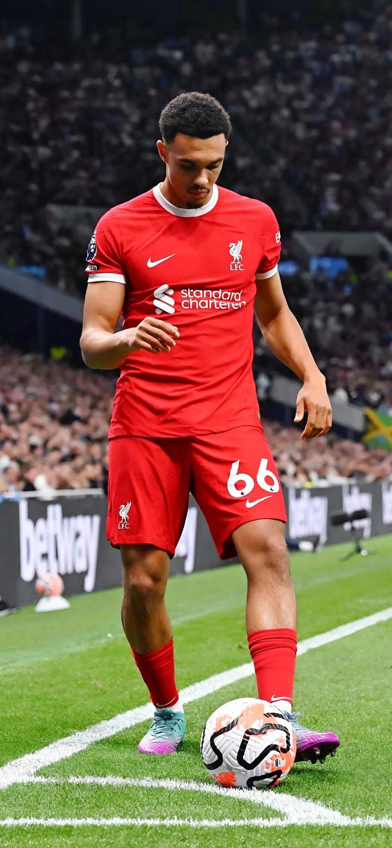 每体：若马丁对马竞时担任中卫，埃里克将踢右后卫&孔德替补（每体：若马丁战马竞司职中卫，埃里克出任右后卫，孔德将替补）