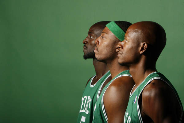 替补球员再次建功，球队深度获认可（替补再度发威，阵容厚度获赞）