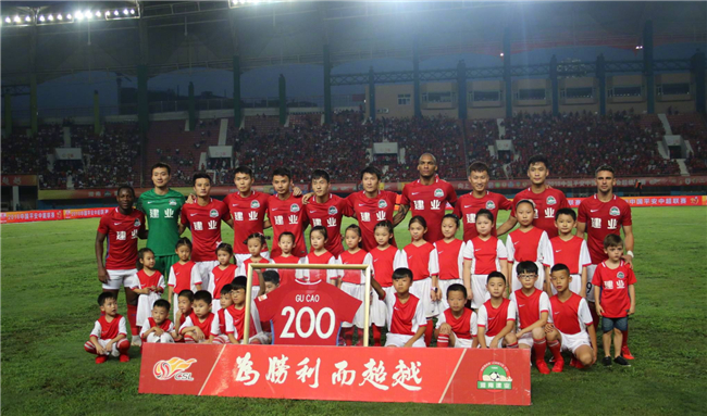 下次见面叫您教练先生？伊涅斯塔：希望如此，听起来让人兴奋（伊涅斯塔：期待下次被叫“教练”，想想就让人兴奋）