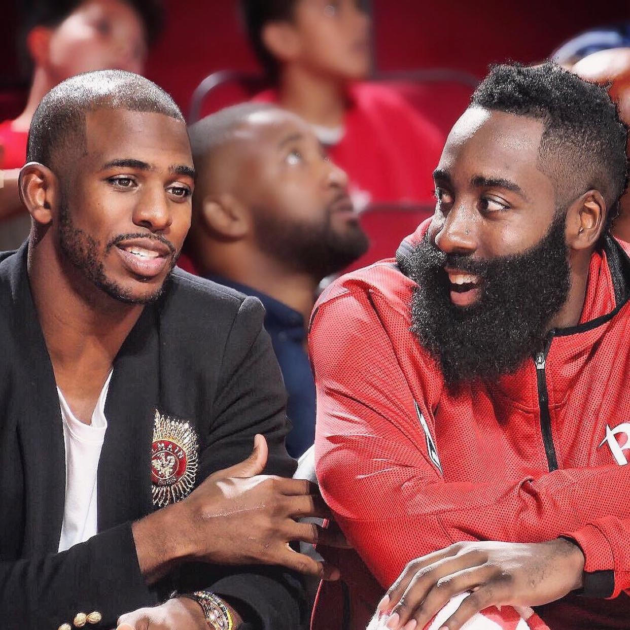 绿帽哥独家：斯洛特帅位告险，部分核心球员对其战术感到困惑（独家：斯洛特帅位岌岌可危，部分核心对其战术存疑）