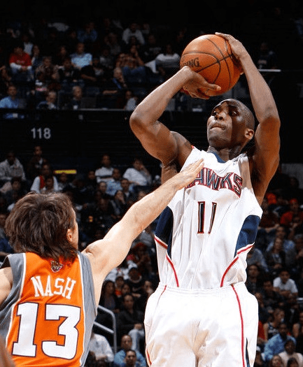 上表现得更 上表现得更